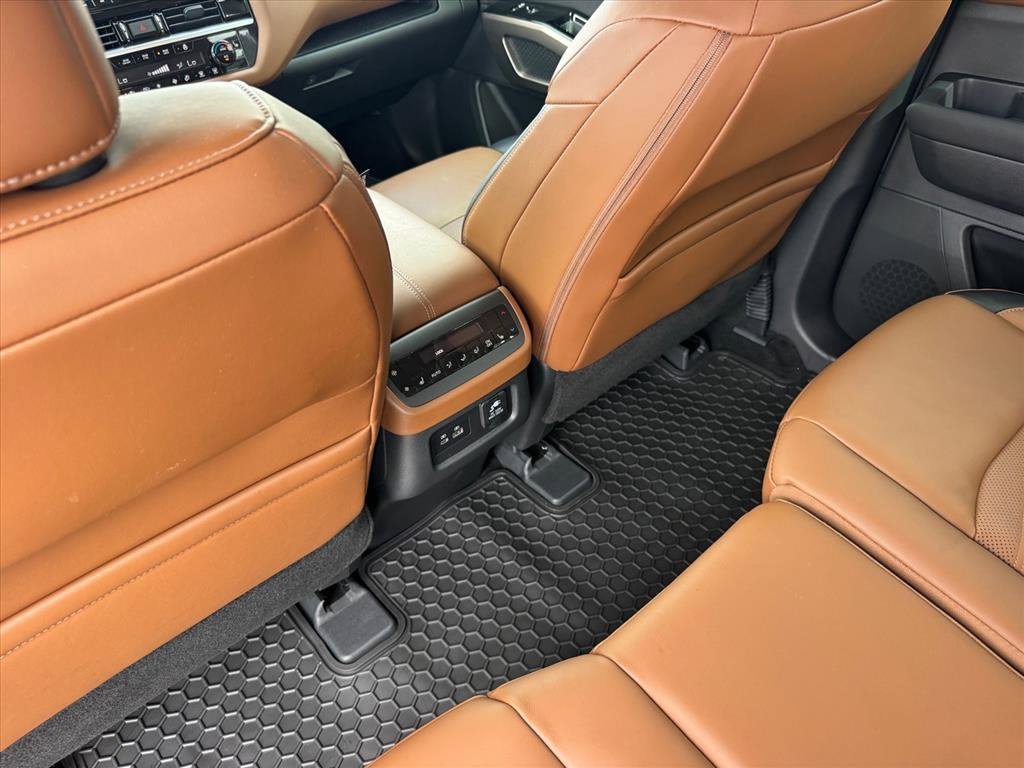 Used 2025 Nissan Pathfinder Platinum w/ Cargo Package FWD image 16