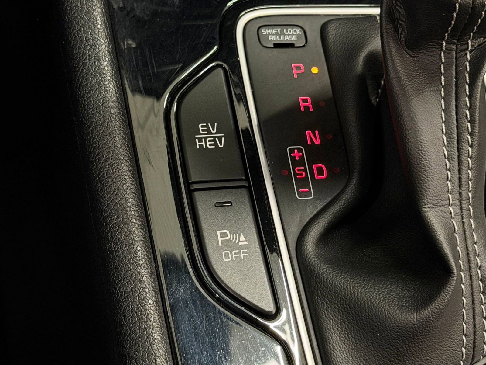 Used 2022 Kia Niro EX Premium FWD image 33