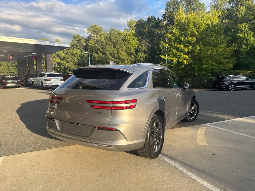 Used 2024 Genesis Electrified GV70 AWD/4WD image 4