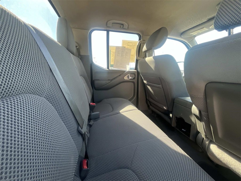 Used 2020 Nissan Frontier SV w/ Midnight Edition Floor Mats image 16