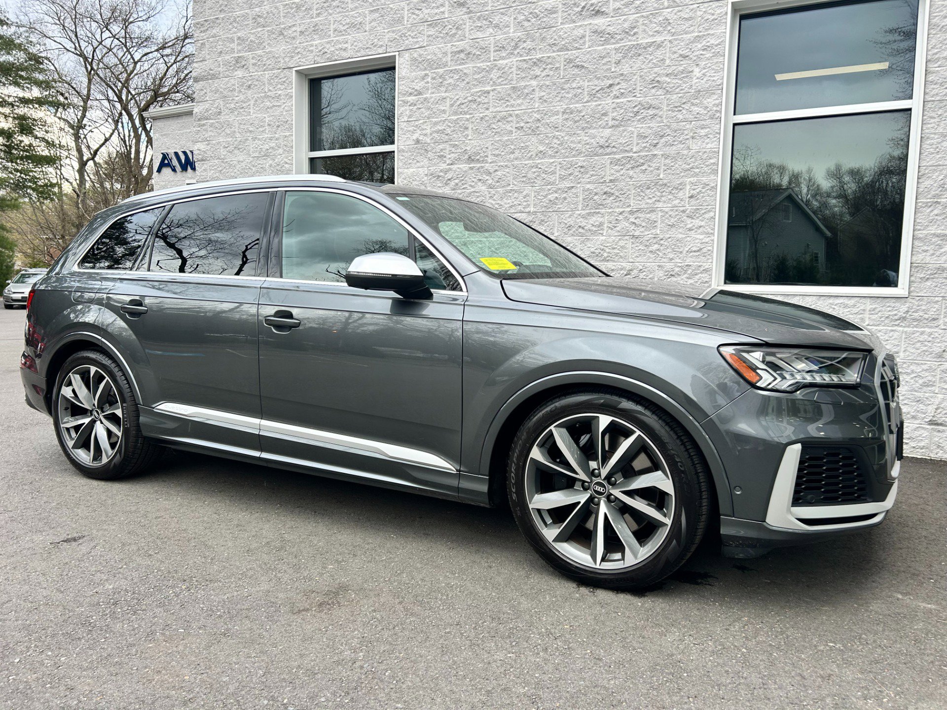 Used 2021 Audi SQ7 Premium Plus w/ Driver Assistance Package image 8