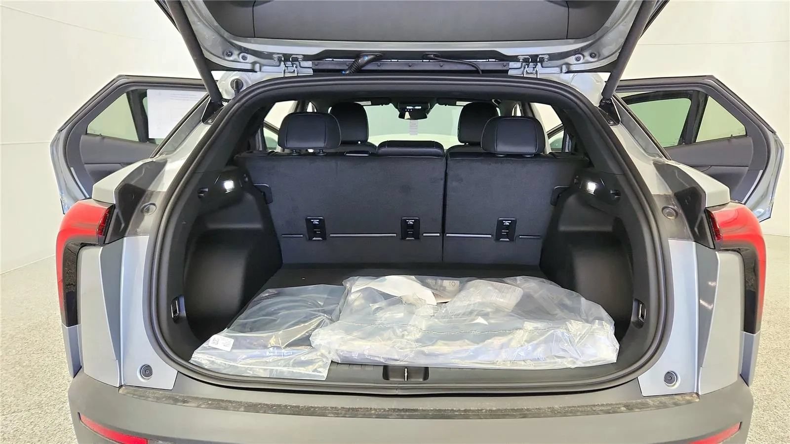New 2026 Chevrolet Blazer EV LT AWD/4WD image 19
