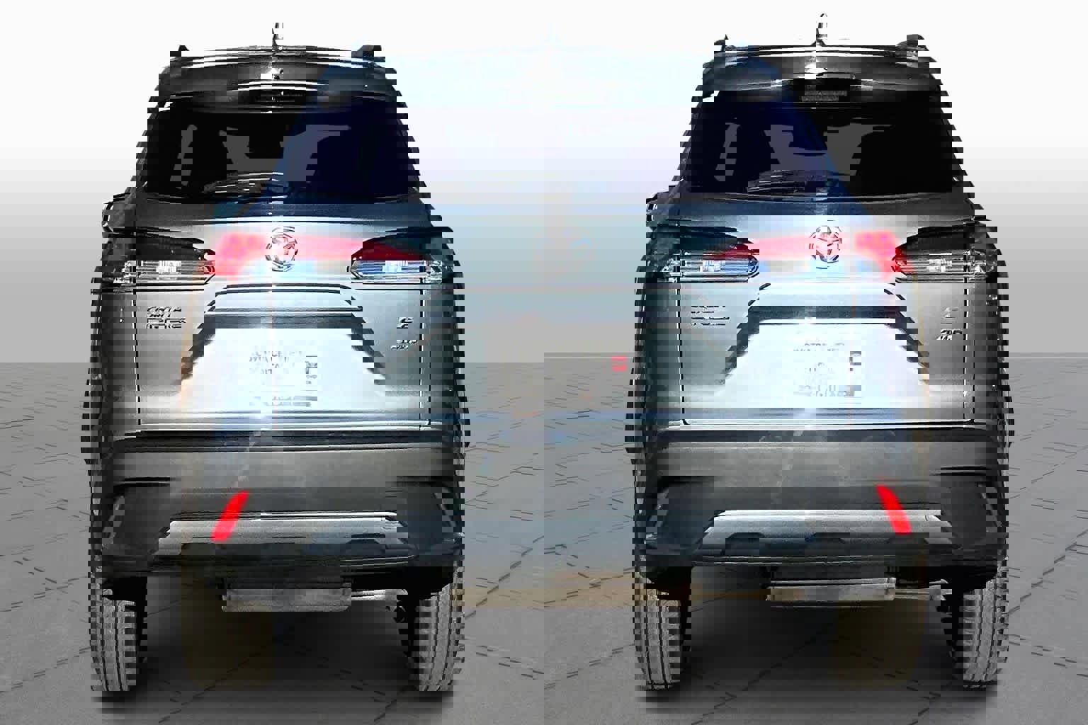 Certified 2023 Toyota Corolla Cross LE w/ Moonroof Package image 4