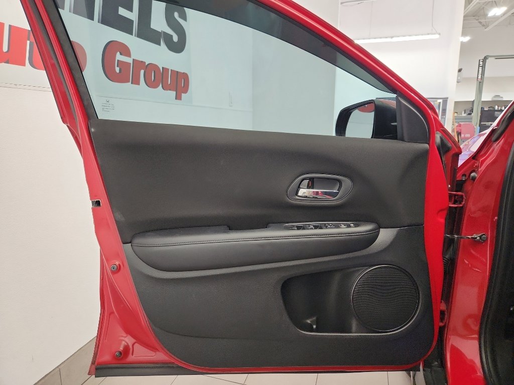 Used 2018 Honda HR-V LX image 6