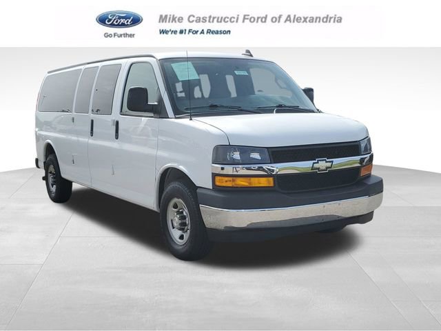 Used 2018 Chevrolet Express 3500 LT w/ LT Preferred Equipment Group RWD image 1