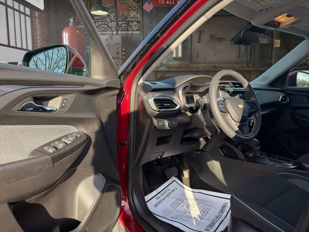 Certified 2023 Chevrolet TrailBlazer LT FWD image 16