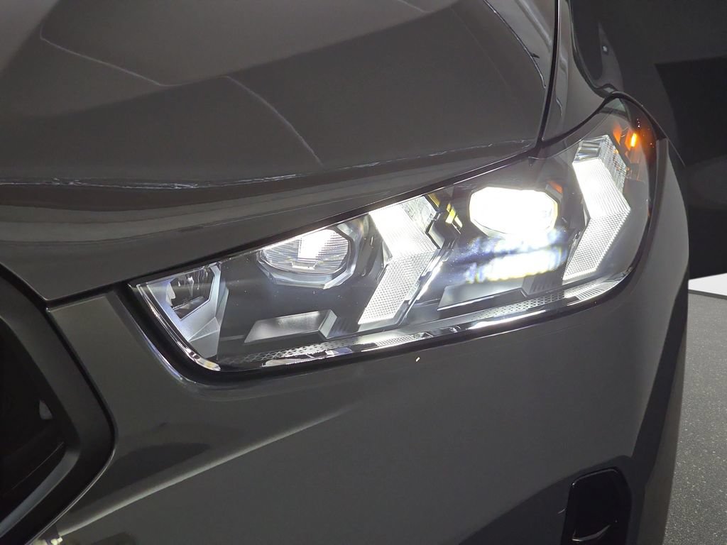 New 2027 BMW X6 M60i AWD/4WD image 31