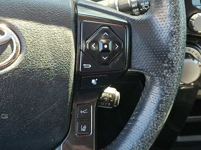 Used 2021 Toyota 4Runner TRD Off-Road Premium w/ Moonroof Package AWD/4WD image 24