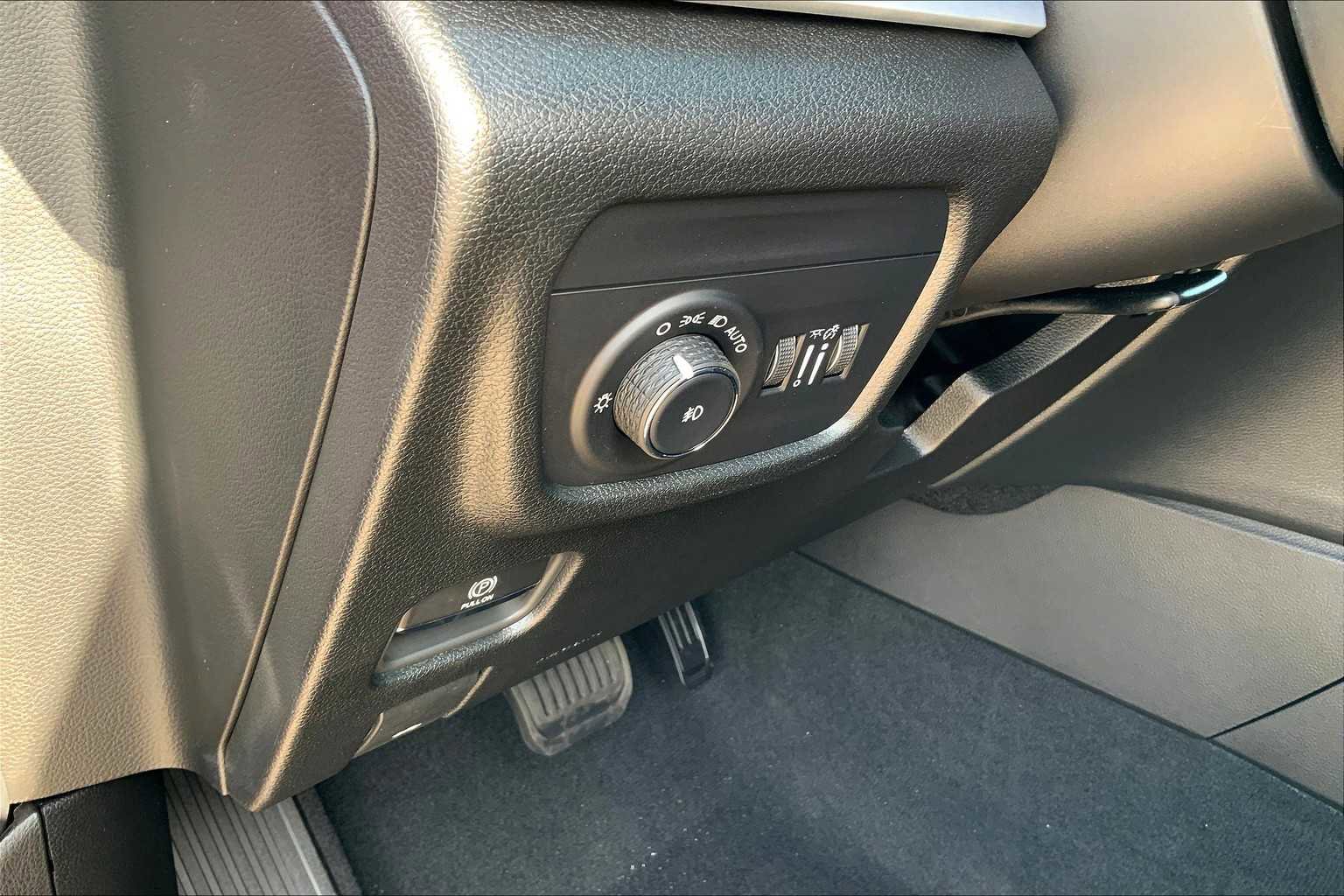 New 2025 Jeep Grand Cherokee L Limited w/ Black Appearance Package image 18