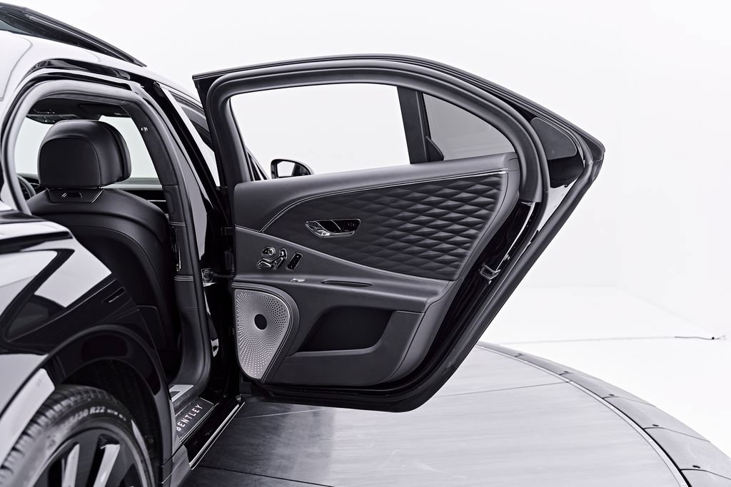 Used 2022 Bentley Flying Spur V8 AWD/4WD image 35