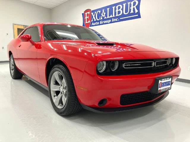 Used 2019 Dodge Challenger SXT image 16