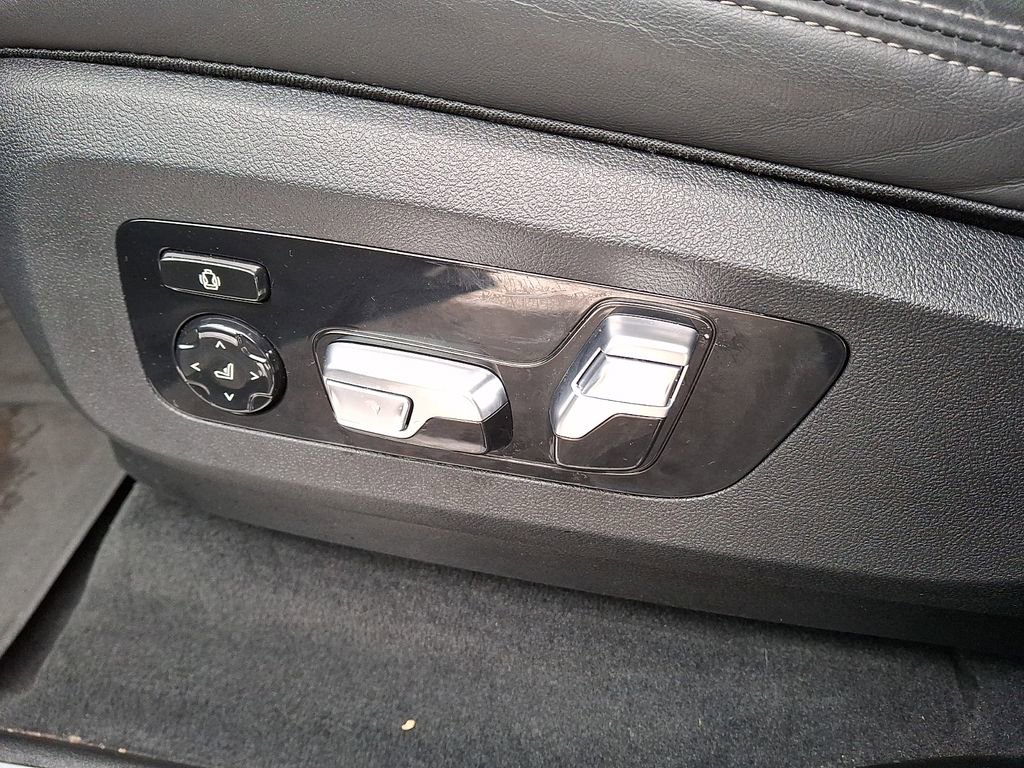 Certified 2022 BMW X7 xDrive40i w/ Executive Package image 11