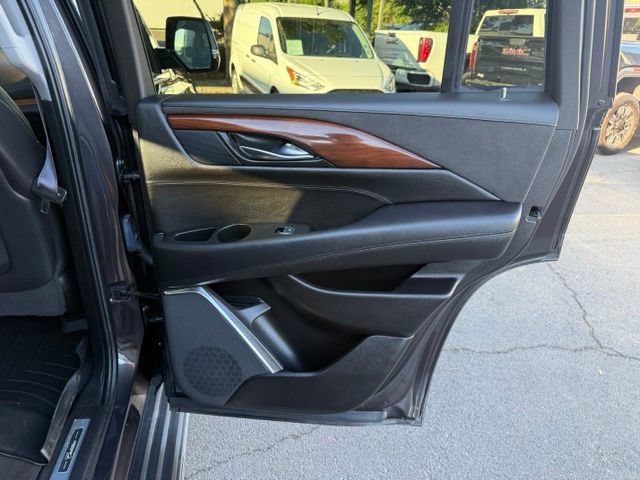 Used 2016 Cadillac Escalade Luxury AWD/4WD image 34