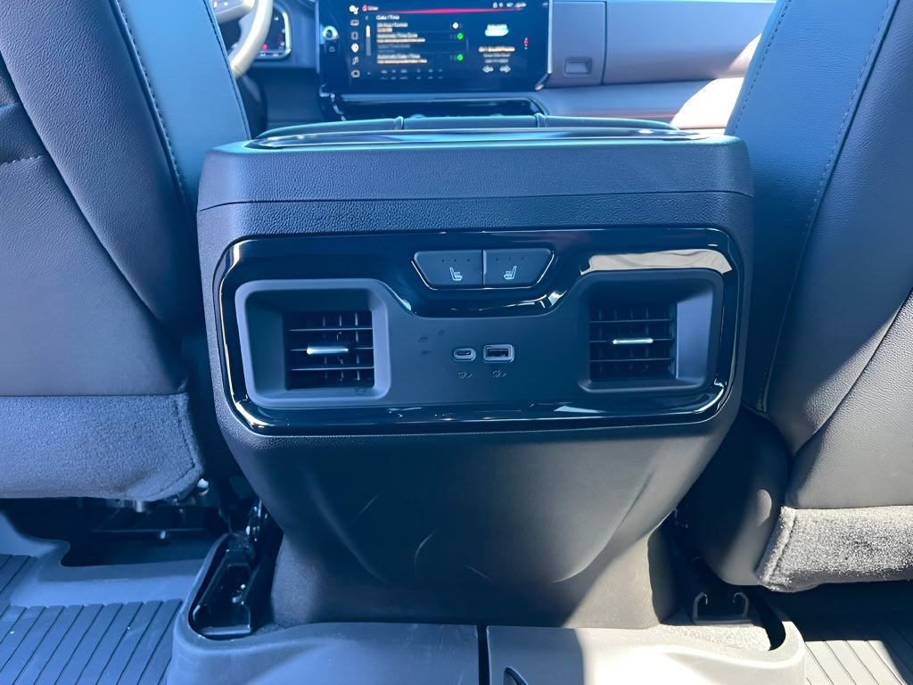 Used 2025 GMC Sierra 1500 AT4 w/ Technology Package AWD/4WD image 19