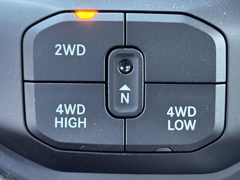 New 2025 RAM 3500 Laramie AWD/4WD image 19