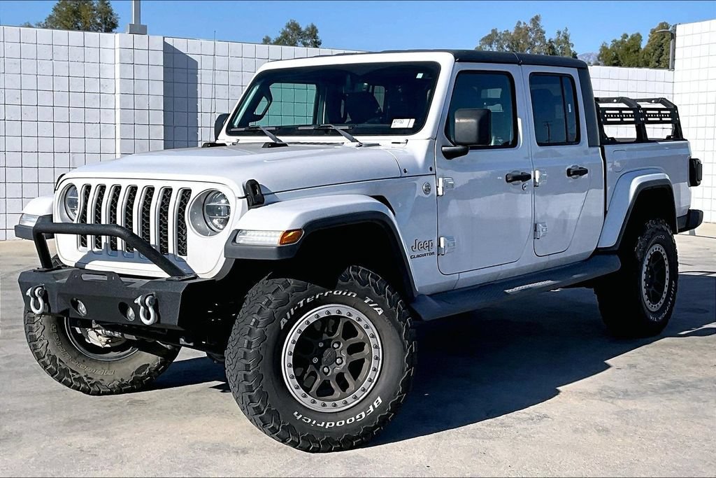 Certified 2020 Jeep Gladiator Overland AWD/4WD image 2