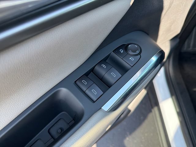 Certified 2026 Chevrolet Traverse LT w/ Driver Confidence Package FWD image 11