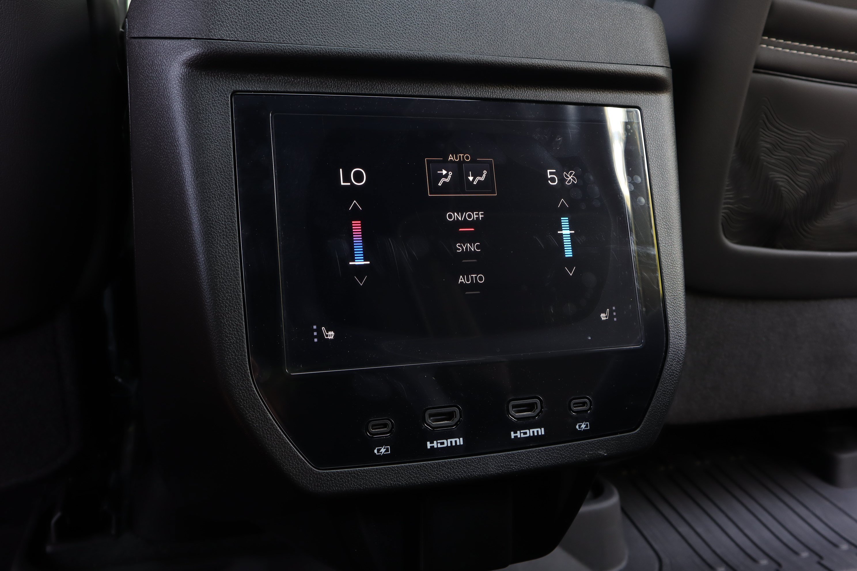 Used 2026 GMC Yukon Denali Ultimate w/ LPO, Floor Liner Package AWD/4WD image 26