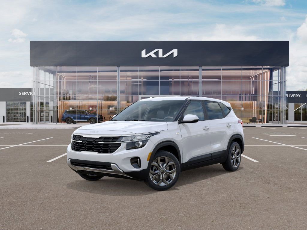 New 2026 Kia Seltos LX FWD image 1