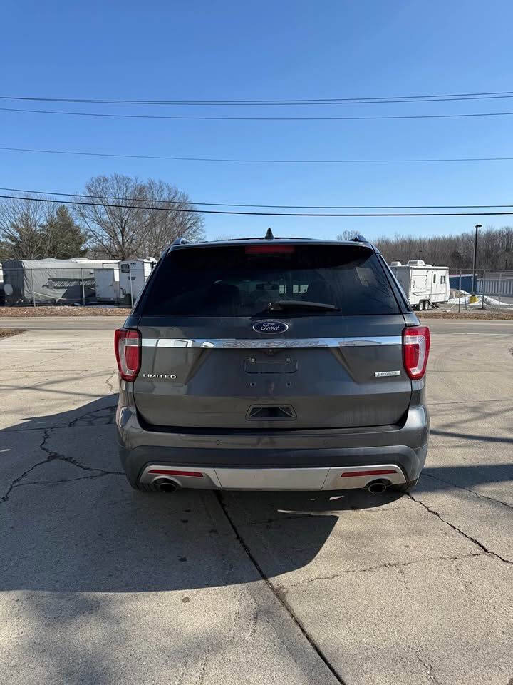 Used 2017 Ford Explorer Limited w/ Class II Trailer Tow Package image 6