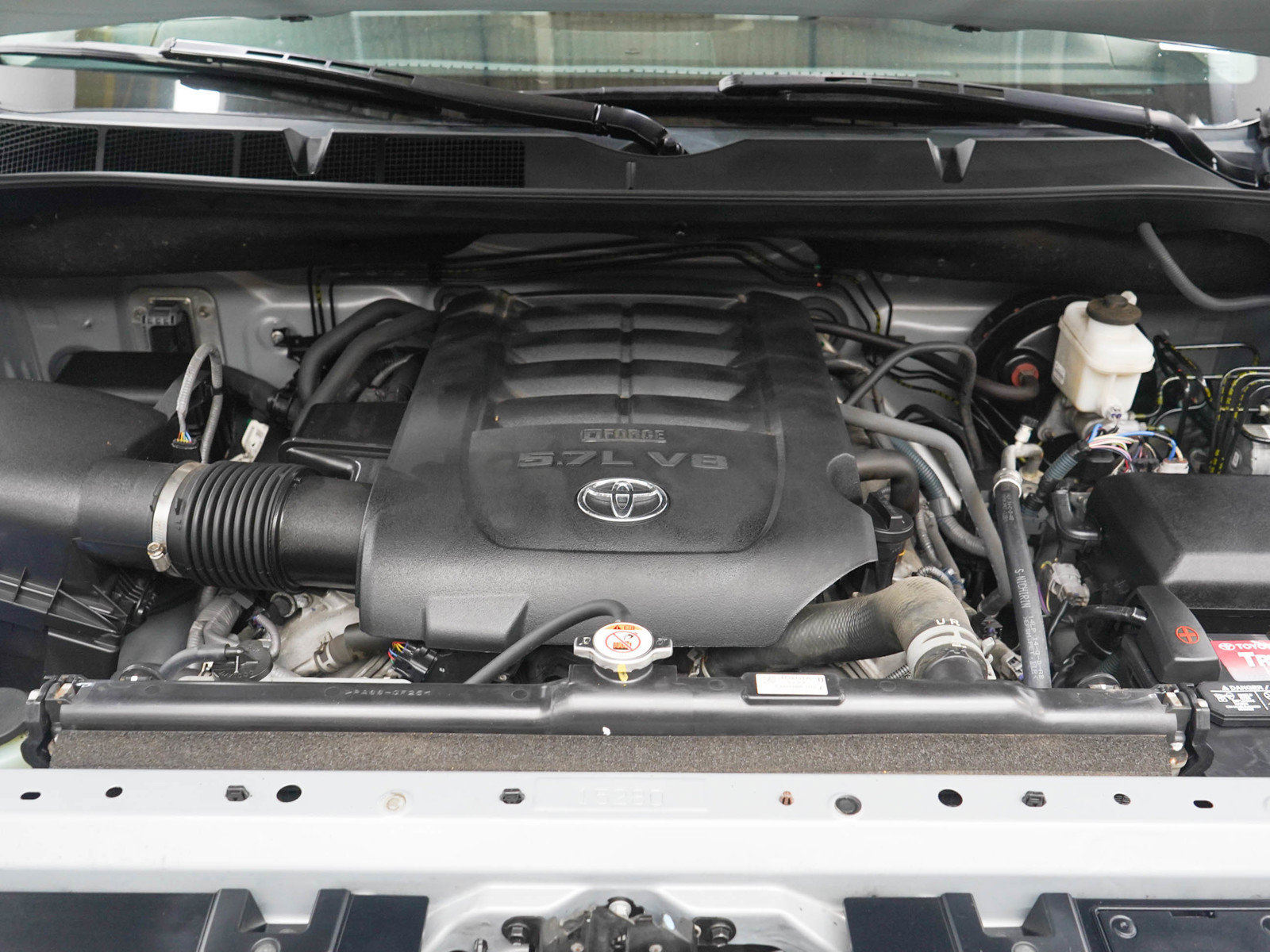 Used 2021 Toyota Tundra Limited w/ Limited Premium Package AWD/4WD image 32