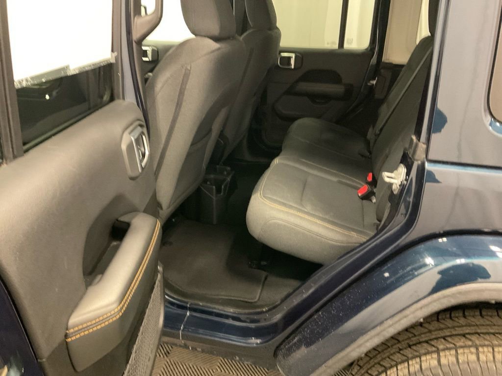 Used 2025 Jeep Wrangler Sahara image 25