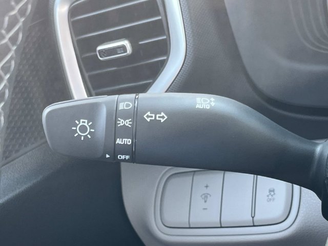 New 2026 Hyundai Venue SEL FWD image 34