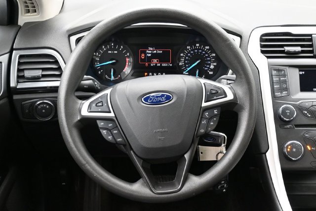 Used 2016 Ford Fusion SE FWD image 22