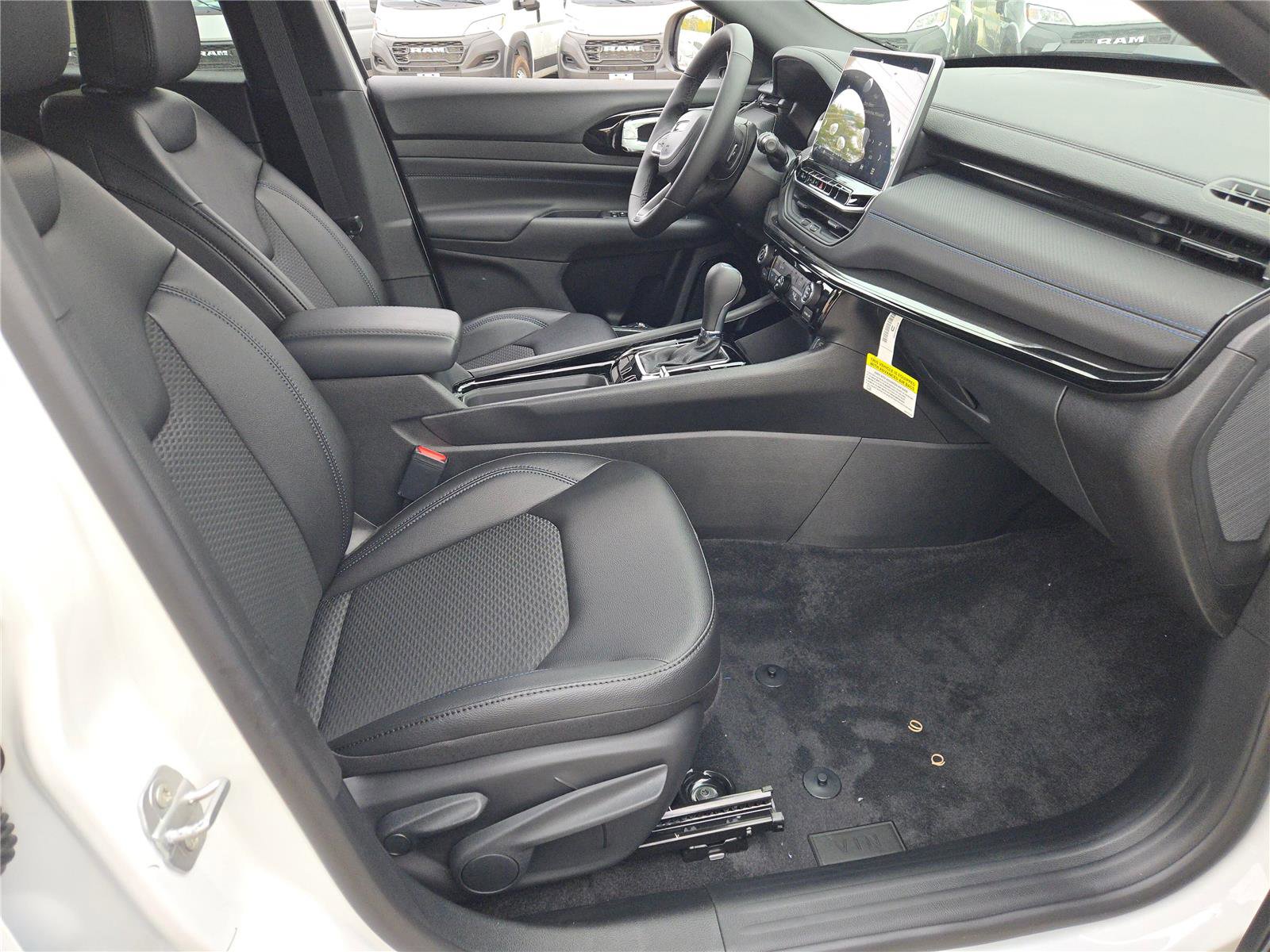 New 2026 Jeep Compass Latitude image 7