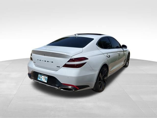 Used 2022 Genesis G70 3.3T RWD image 3