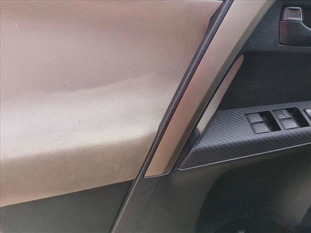 Used 2015 Toyota RAV4 LE image 11