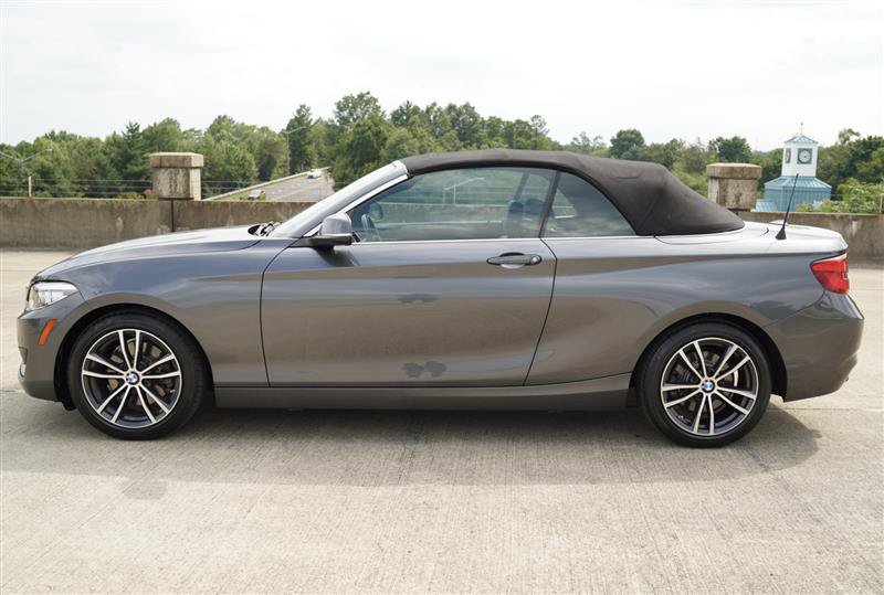 Used 2019 BMW 230i Convertible w/ Premium Package RWD image 3