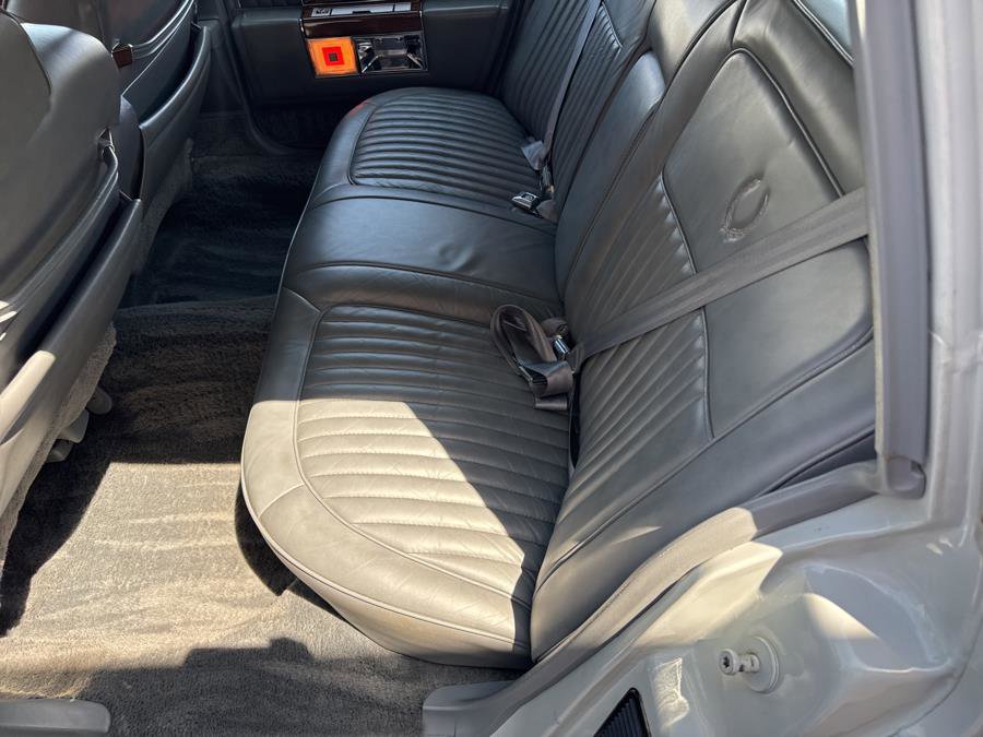 Used 1989 Cadillac Brougham image 23