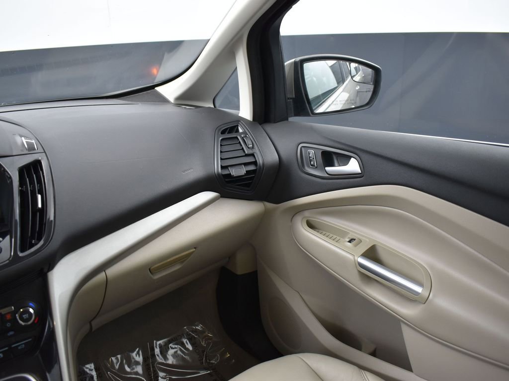 Used 2016 Ford C-MAX Energi SEL image 16