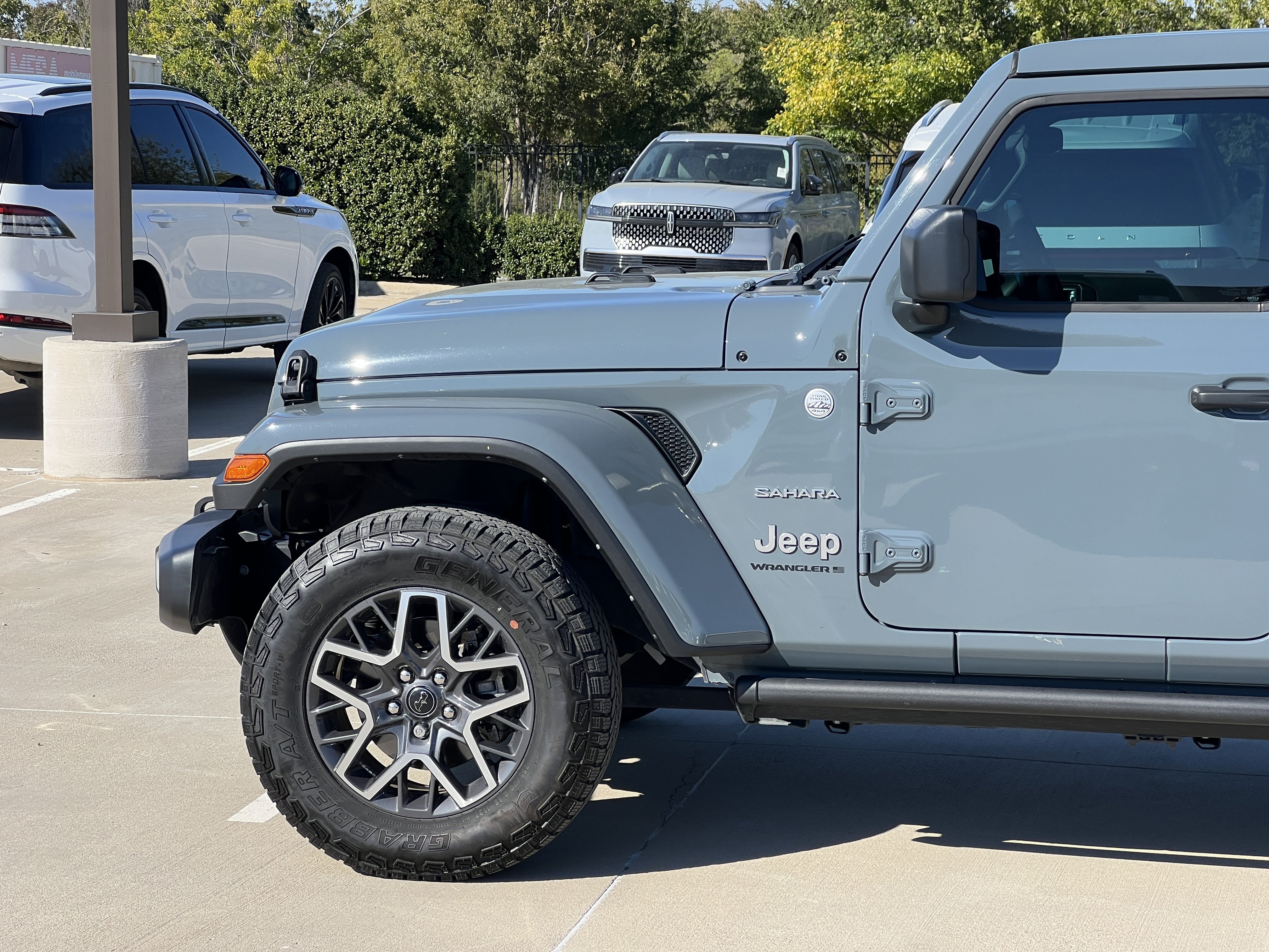 Used 2024 Jeep Wrangler Unlimited Sahara w/ Safety Group AWD/4WD image 5