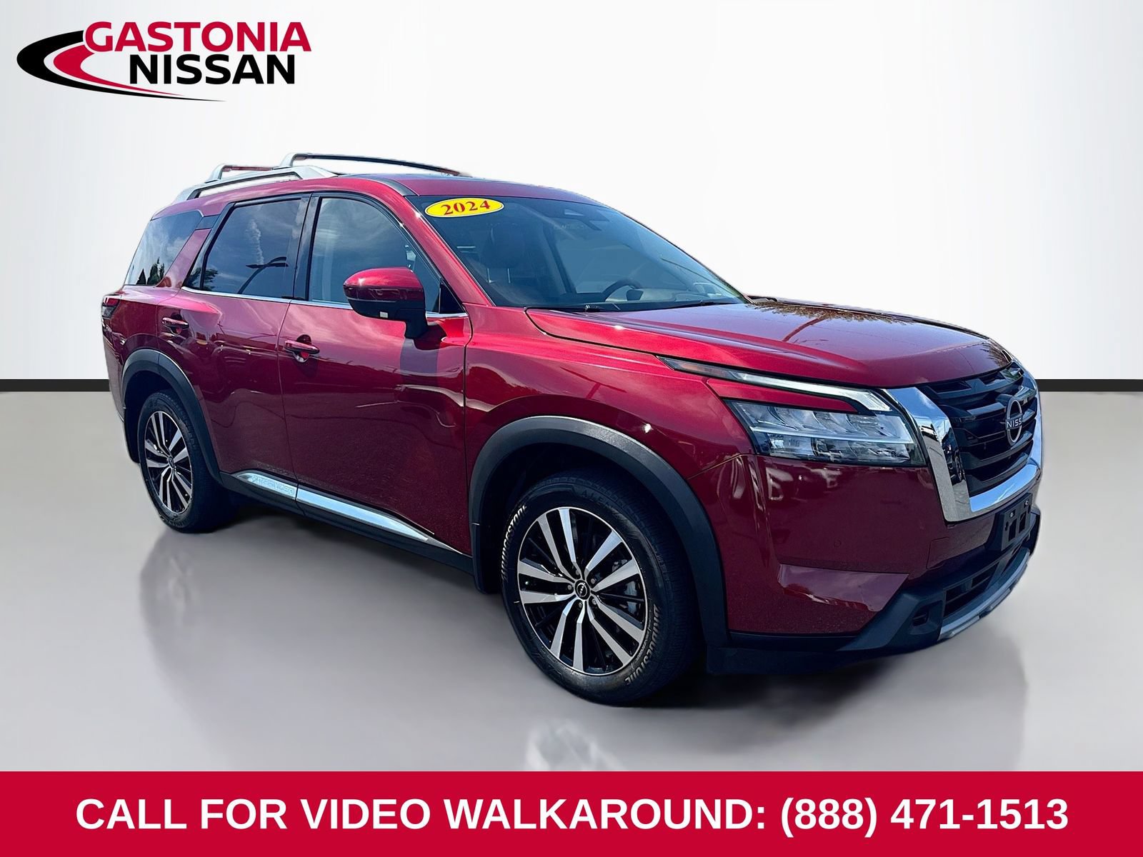 Used 2024 Nissan Pathfinder Platinum w/ Cargo Package FWD image 1