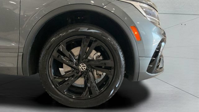 Certified 2024 Volkswagen Tiguan SE R-Line AWD/4WD image 25