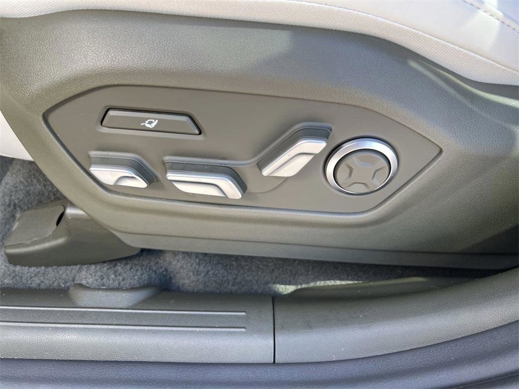 New 2025 Hyundai Santa Fe Calligraphy image 23