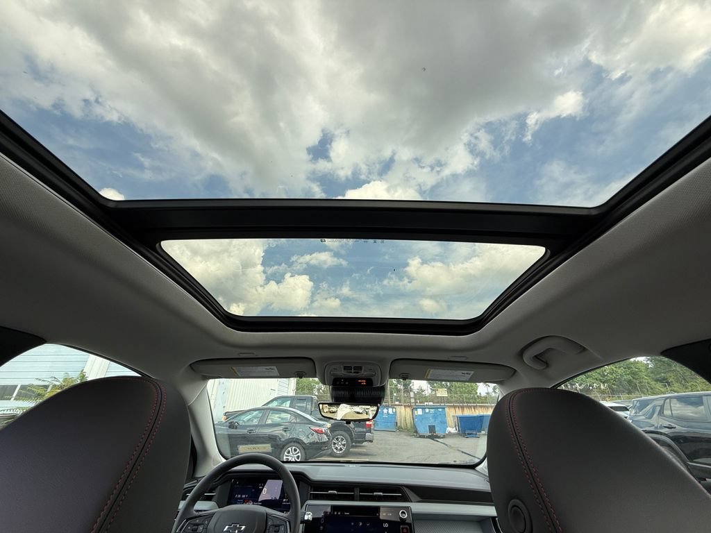 New 2027 Chevrolet Bolt RS w/ Technology Package FWD image 25