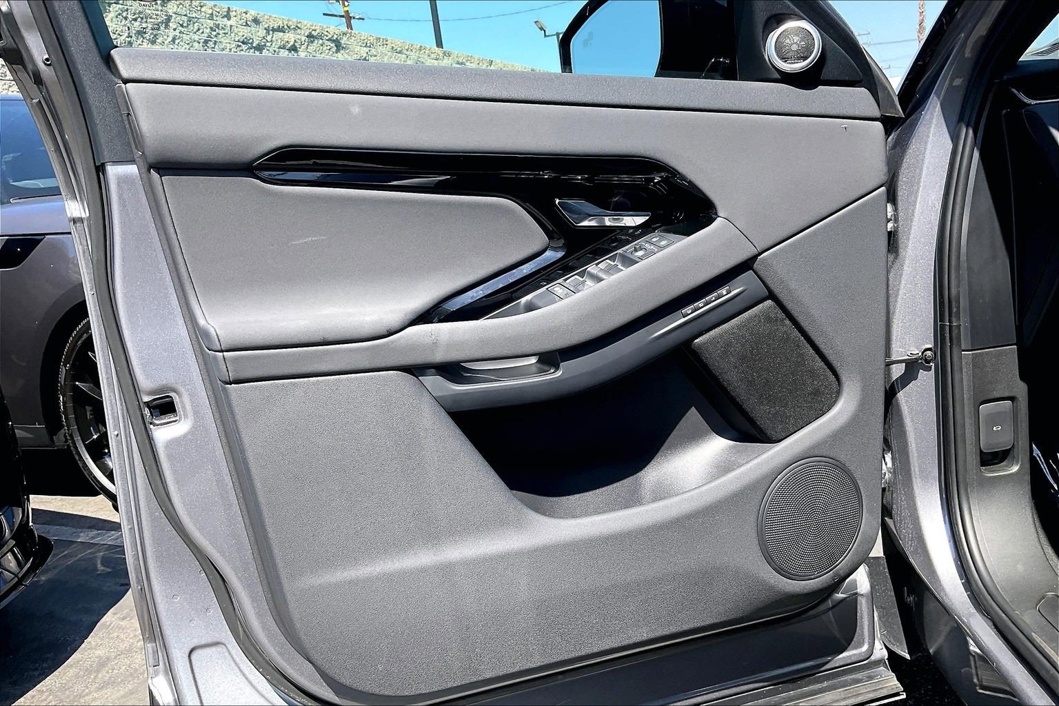 Certified 2025 Land Rover Range Rover Evoque S AWD/4WD image 19