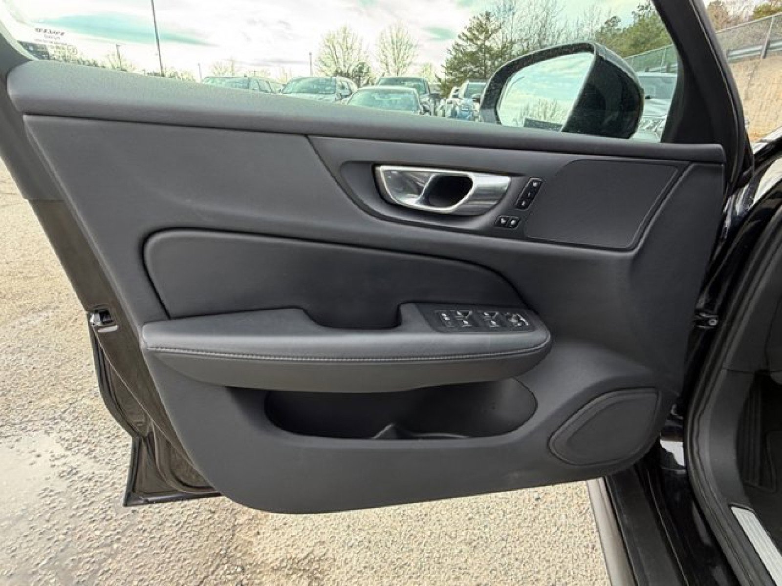 Used 2025 Volvo V60 B5 Cross Country Plus AWD/4WD image 21