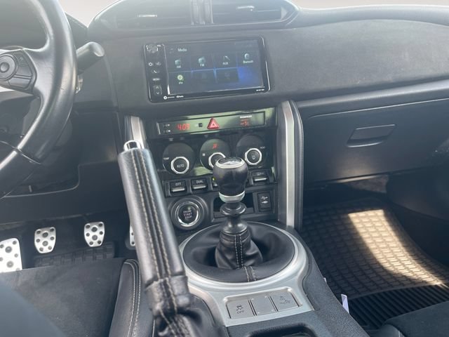 Used 2018 Toyota 86 RWD image 11