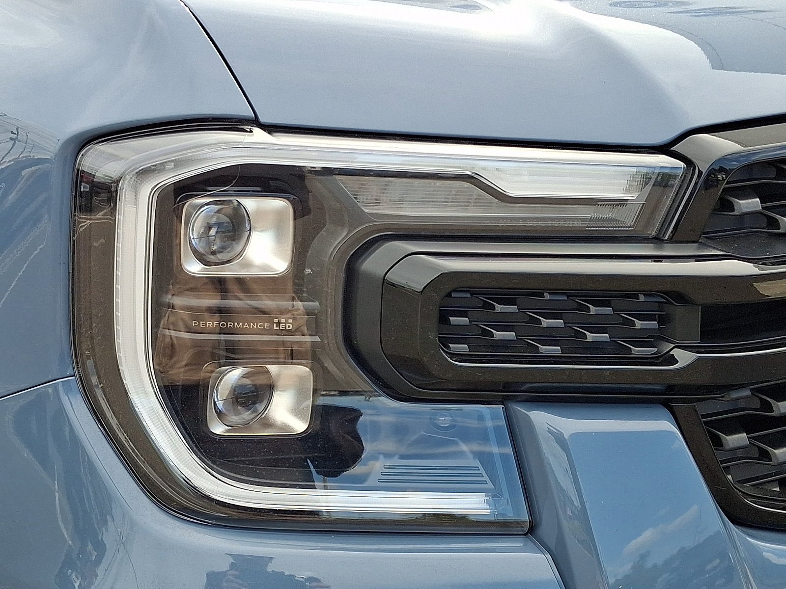 Used 2025 Ford Ranger Lariat w/ FX4 Off-Road Package AWD/4WD image 9