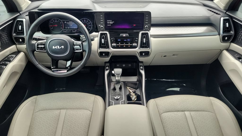 Used 2022 Kia Sorento S w/ Panoramic Sunroof Package FWD image 11