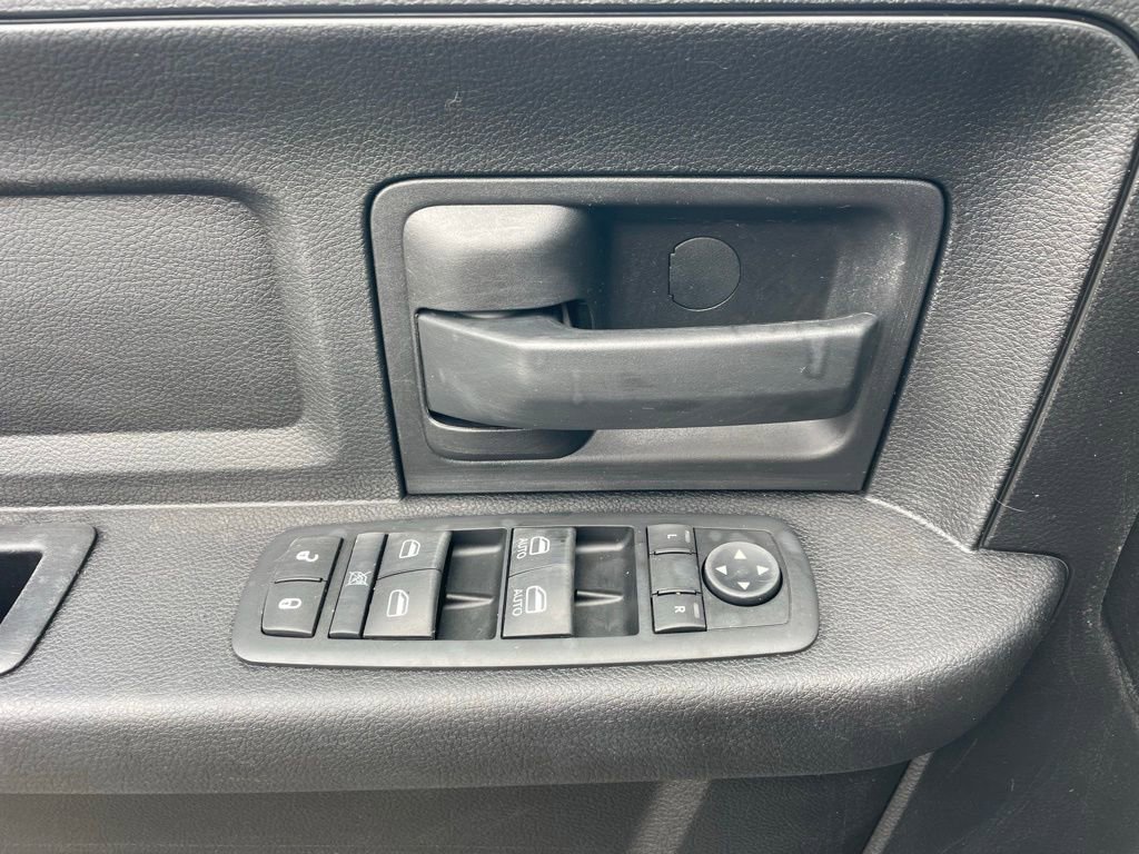 Used 2016 RAM 2500 Tradesman w/ Chrome Appearance Group image 23