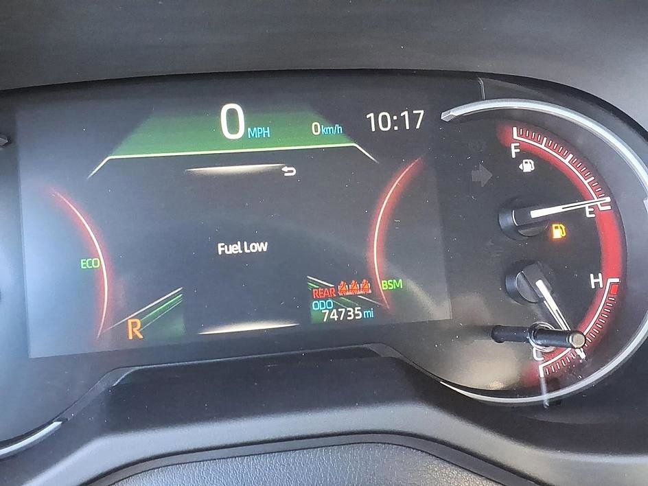 Used 2024 Toyota RAV4 XLE image 32