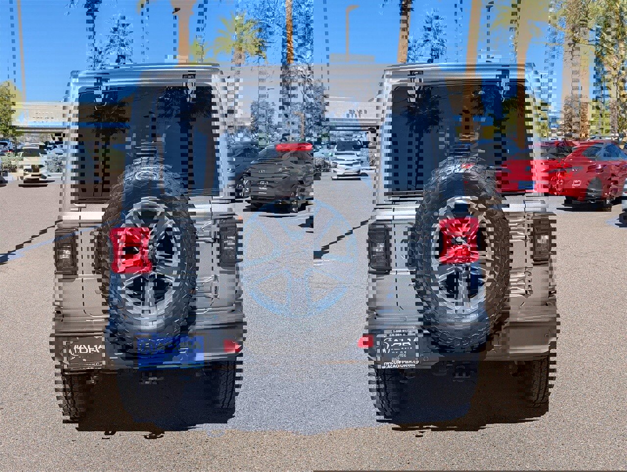 Used 2018 Jeep Wrangler Unlimited Sahara image 4