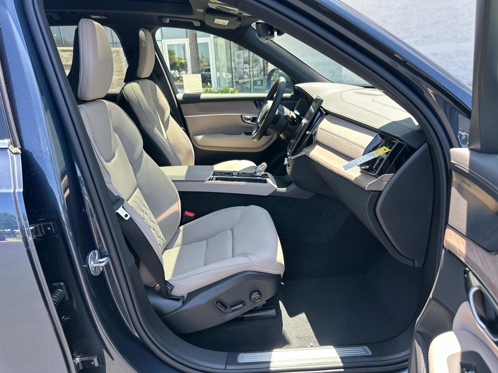 New 2026 Volvo XC90 T8 Plus image 21