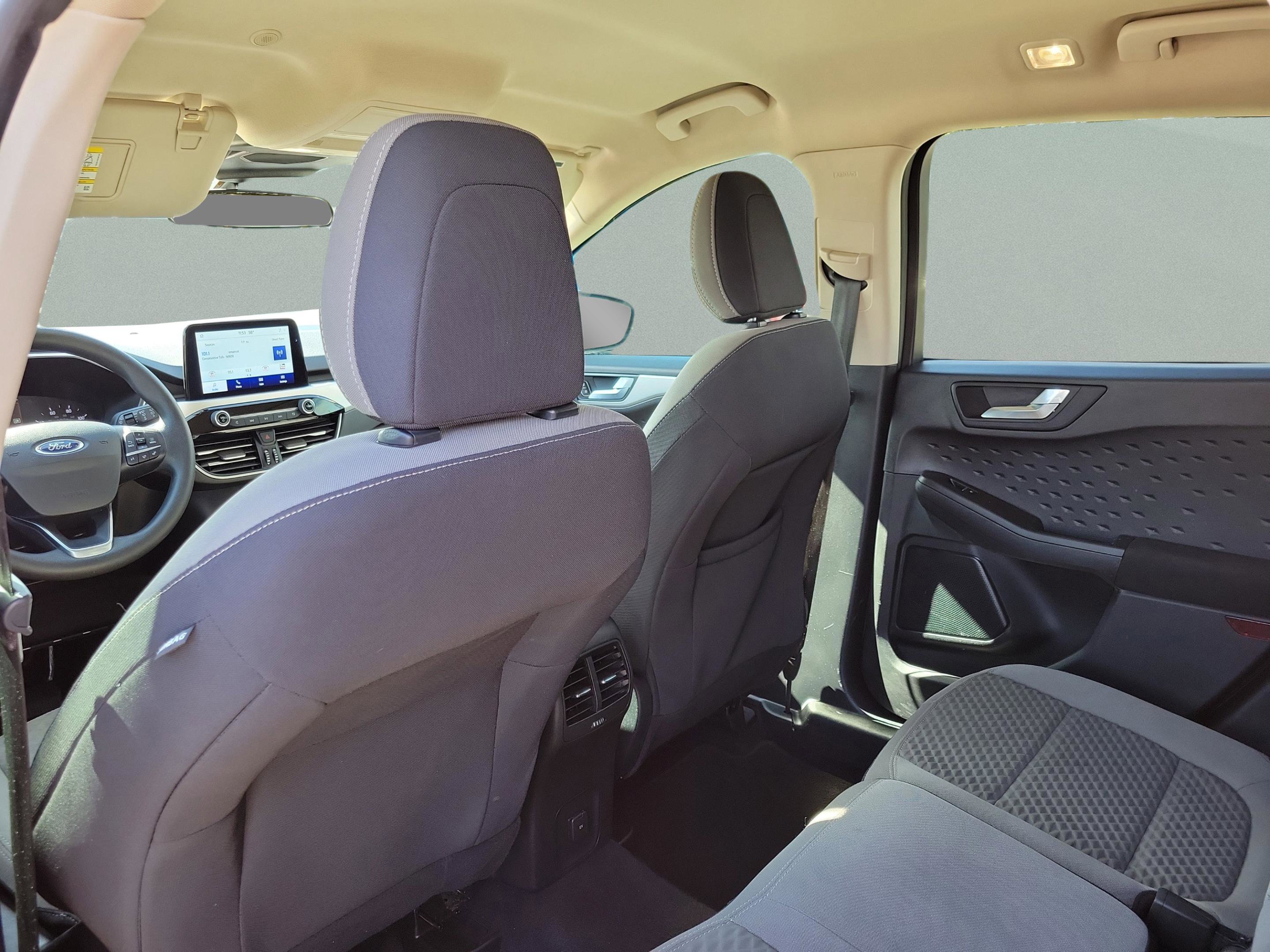 Used 2020 Ford Escape SE image 21