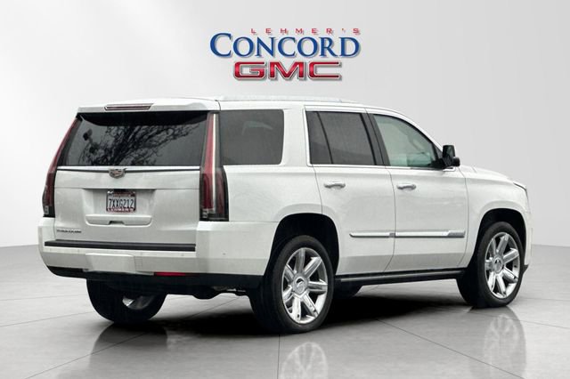 Used 2017 Cadillac Escalade Premium Luxury image 4